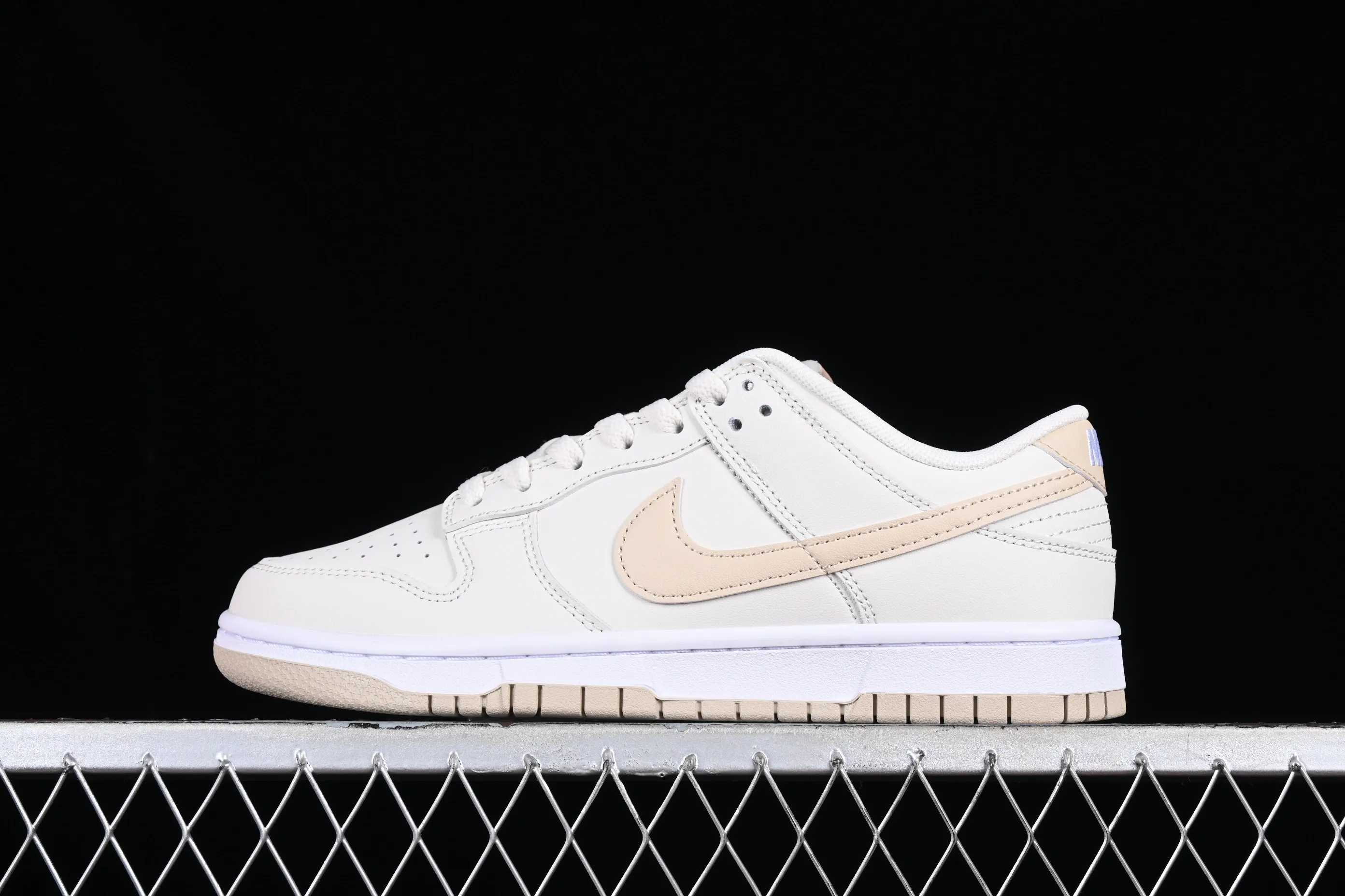 All categories Nk SB Dunk series Nk SB Dunk Low low-top sneakers Nk Dunk Low Retro "Sanddrift" white gold SB smashed backboard fashion casual sneakers DV0831-003
